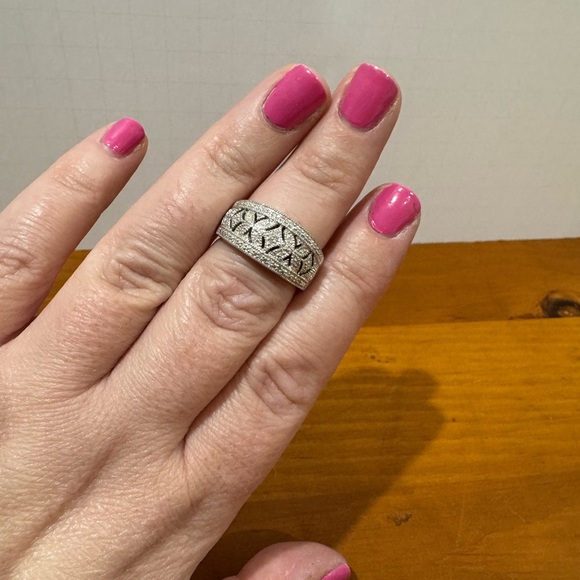 Sterling Silver and diamond Patterned Ring size 8.5 - Picture 8 of 10